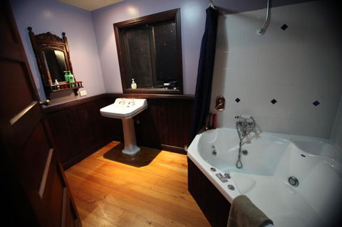 Kepler Oaks Chalet - Accommodation New Zealand 26