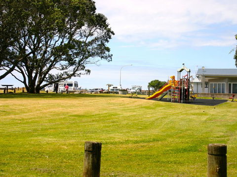 Seasong - Waihi Beach Holiday Home - Accommodation New Zealand 2