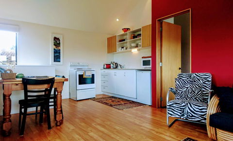 Shelly Beach Studio - Accommodation New Zealand 2