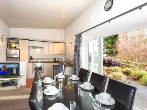 The Grey Straw House - Rangataua Holiday Home - Accommodation New Zealand 3