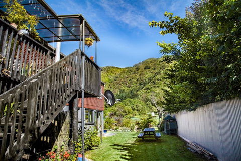 The Red Shed, Anakiwa - Accommodation New Zealand 2