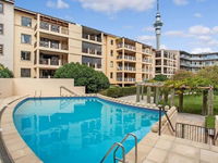 Three Bedroom w/ Free Parking - Auckland Viaduct