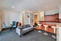 Waterfront Location CBD l Free Wifi l Aircon