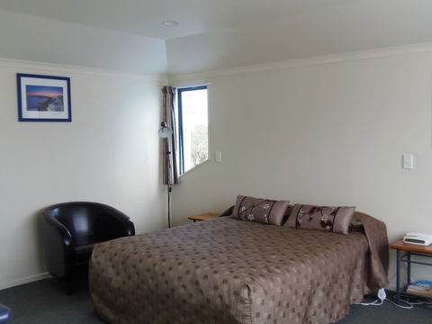 Bassingers Motor Lodge - Accommodation New Zealand 9