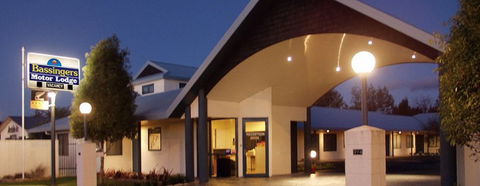Bassingers Motor Lodge - Accommodation New Zealand 0