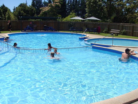 Welcome Bay Hot Pools & Tourist Park - Accommodation New Zealand 4