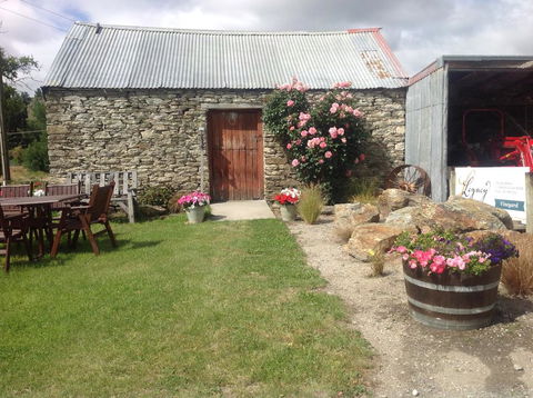 The Crib On Legacy Vineyard - Accommodation New Zealand 2