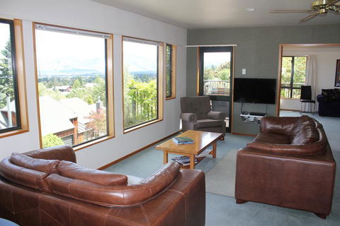 12 Oregon Heights - Tourism Bookings NZ 3