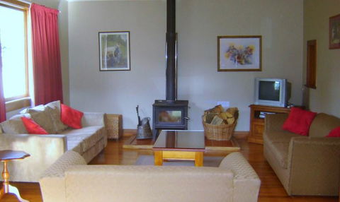 29 Jollies Pass Road - Accommodation New Zealand 2