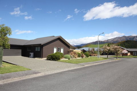 3 Grantham Drive - Accommodation New Zealand 0