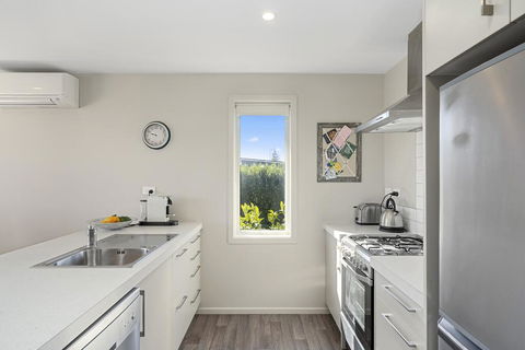 36 On Burgundy - Martinborough Holiday Home - Accommodation New Zealand 2