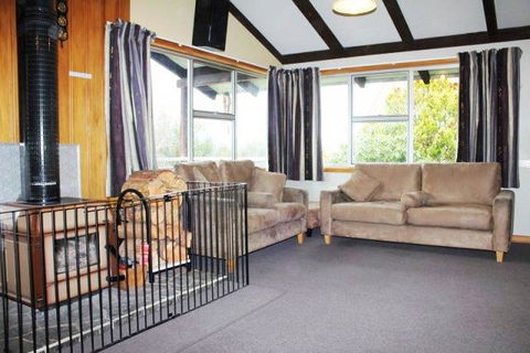 44 Chalet Crescent - Accommodation New Zealand 3