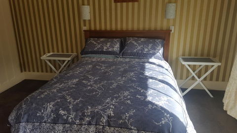 64Lewis - Accommodation New Zealand 3