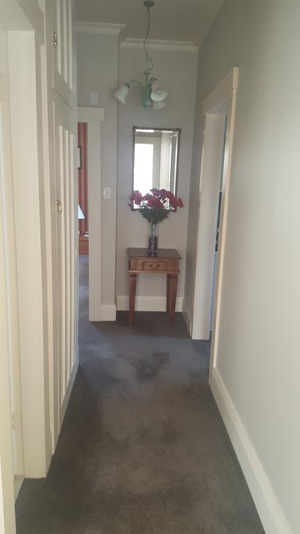 64Lewis - Accommodation New Zealand 1