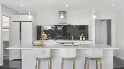 77 Holiday Home - Accommodation New Zealand 2