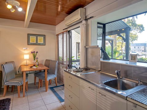 Akaroa Jacques Apartment - Accommodation New Zealand 0