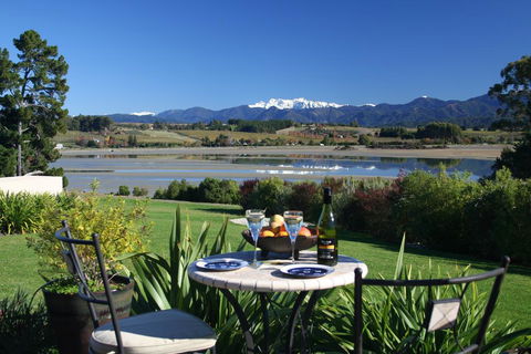 Almyra Waterfront Accommodation - Tourism Bookings NZ 0