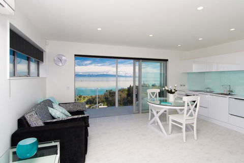 Aqua-Heights Apartment - Accommodation New Zealand 0