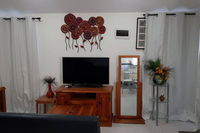 Beautiful And Bright Studio Apartment Near Botany Downs