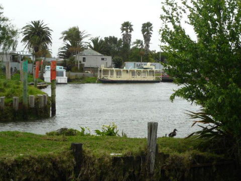 Blue House - Accommodation New Zealand 0