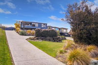 Bremner Bay Bliss - Wanaka Downstairs Holiday Unit