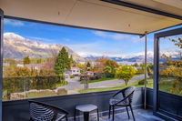 Bremner Bay Views - Wanaka Upstairs Holiday Unit