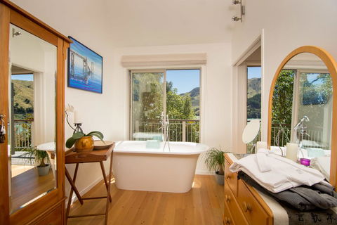 Cable Bay Nest - Accommodation New Zealand 2
