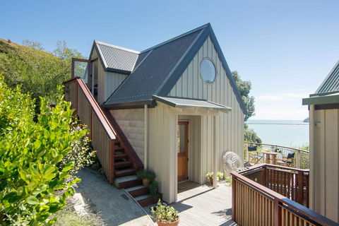 Cable Bay Nest - Accommodation New Zealand 0