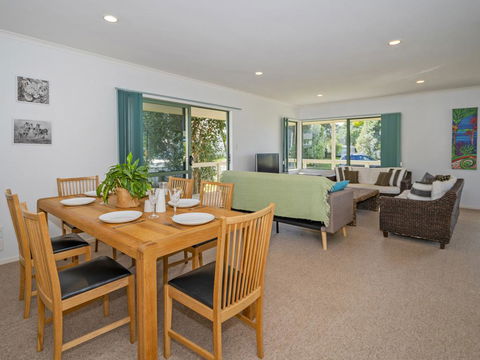 Captain's Cabin - Cooks Beach Holiday Home - Accommodation New Zealand 1