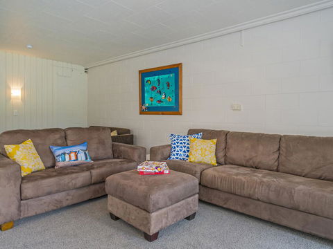 Captains Bach @ Cooks - Downstairs Holiday Unit - Accommodation New Zealand 3