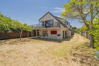 Coastal Quarters - Cooks Beach Holiday Home