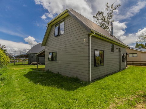 Escape On Alpine - Ohakune Holiday Home - Accommodation New Zealand 2