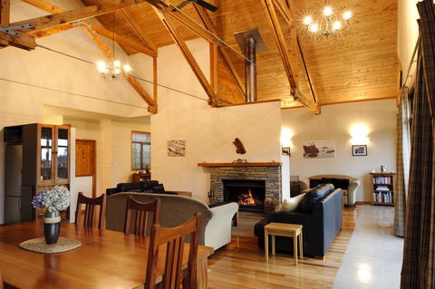 Mahitahi Lodge - Accommodation New Zealand 2