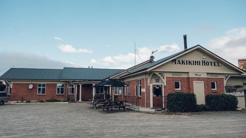 Makikihi Country Hotel - Accommodation New Zealand 0