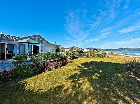 Matarangi Beachfront House - Matarangi Holiday Home - Accommodation New Zealand 0