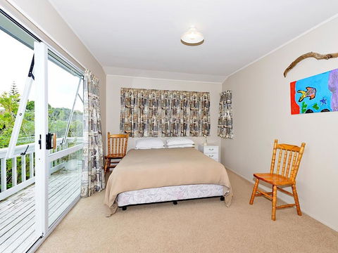 Matarangi Beachfront House - Matarangi Holiday Home - Accommodation New Zealand 3