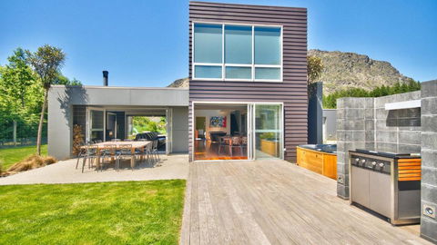 Modern Family - Accommodation New Zealand 2
