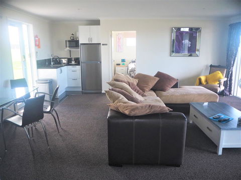 Omokoroa Sea View Apartment - Accommodation New Zealand 1