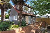 Oneroa Chalet