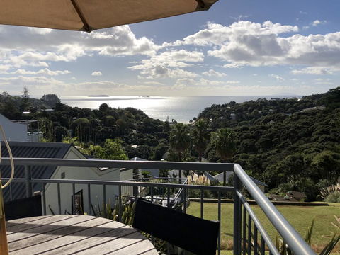 Palm Beach Oasis, Double Kayak, WiFi, SKYTV & Possibly A Car! - Accommodation New Zealand 2