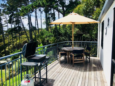 Palm Beach Oasis, Double Kayak, WiFi, SKYTV & Possibly A Car! - Accommodation New Zealand 3