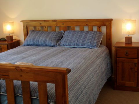 Lake Escape - Attractions Perth 0