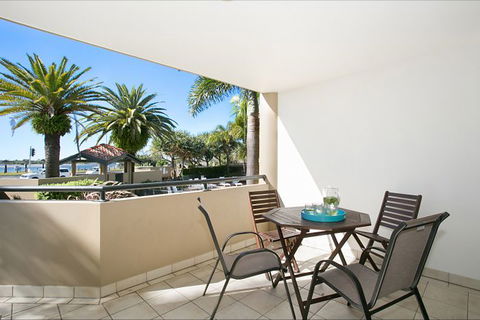 Sandcastles On Broadwater - Casino Accommodation 12