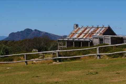Australis 4WD Adventures - Tourism Bookings 5