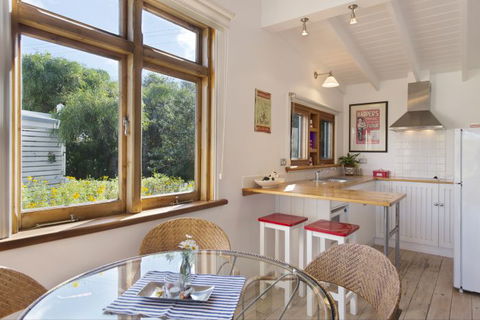 Beach Huts Middleton - Kempsey Accommodation 35