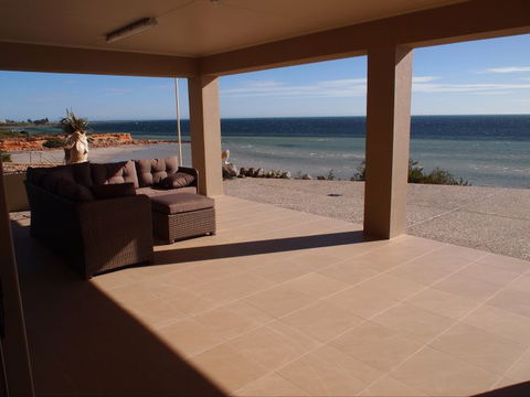 Sea La Vue - Accommodation Gladstone 1
