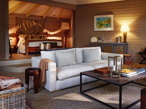 Pretty Beach House - Attractions Perth 1