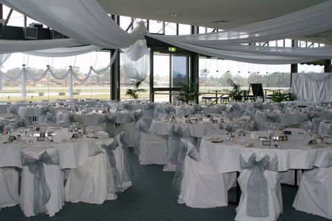 Taree-Wingham Race Club - Holiday Byron Bay 2