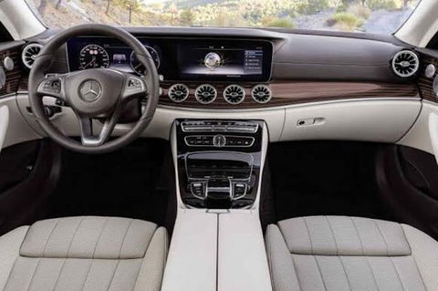 Taxi Service, Chauffeur Services With Baby Seat And Booster Seat Facility - Casino Accommodation 1