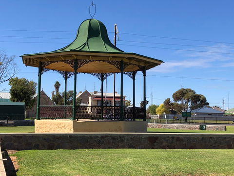 Davies Square, Wallaroo - Sunshine Coast Guide 0